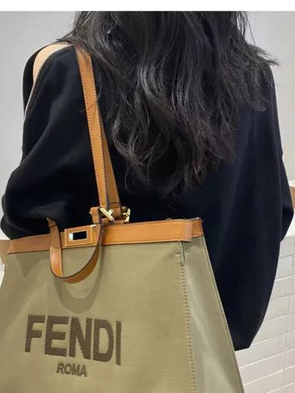 Cold-Shoulder Zipper Detail Sweatshirt