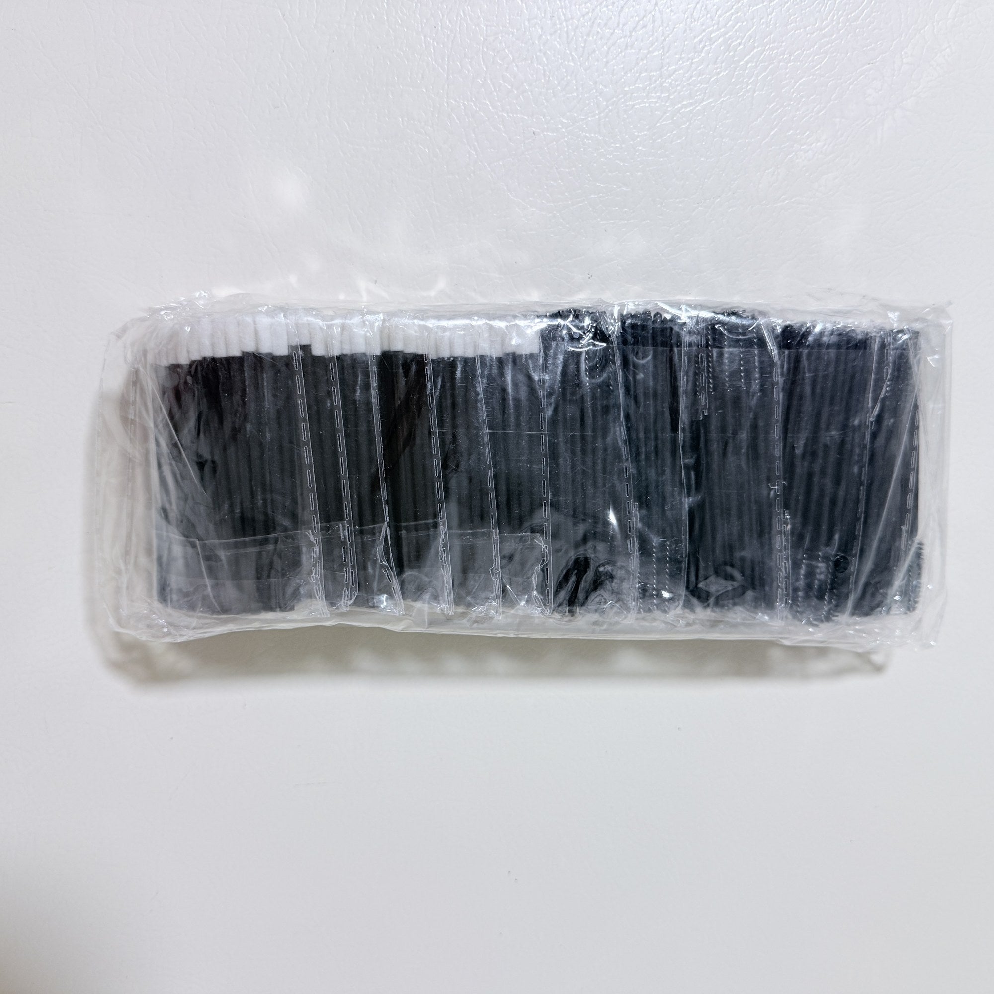 600 Piece Disposable Makeup Applicator Set Mascara Wands Lip Brushes Black