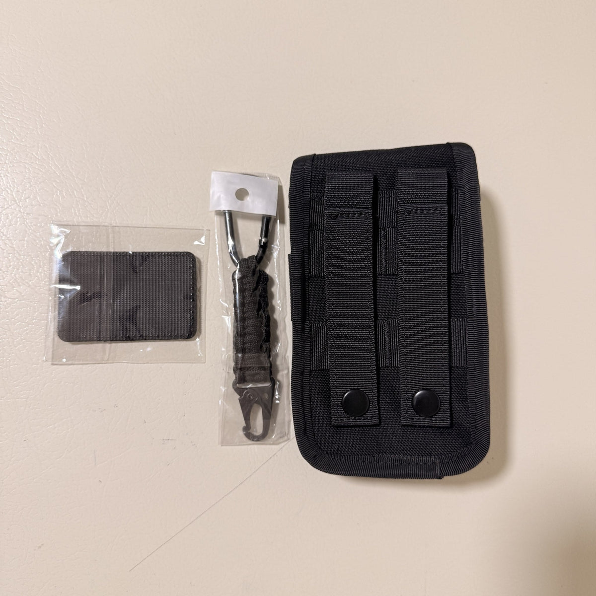 Tactical MOLLE Phone Pouch for 4.7 to 6.7 in Phones, Compass Buckle, Black, with Flag Patch and Keychain