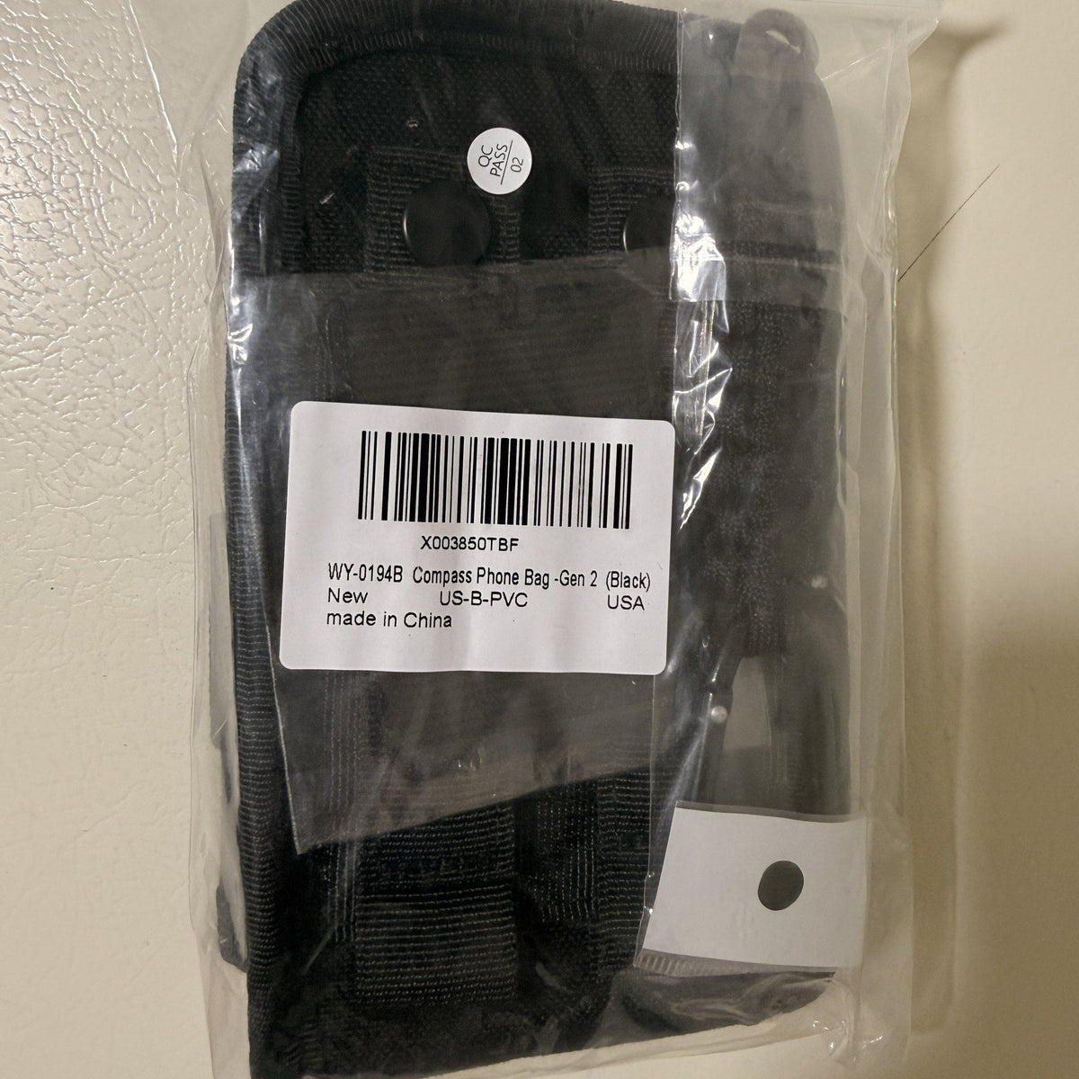 Tactical MOLLE Phone Pouch for 4.7 to 6.7 in Phones, Compass Buckle, Black, with Flag Patch and Keychain