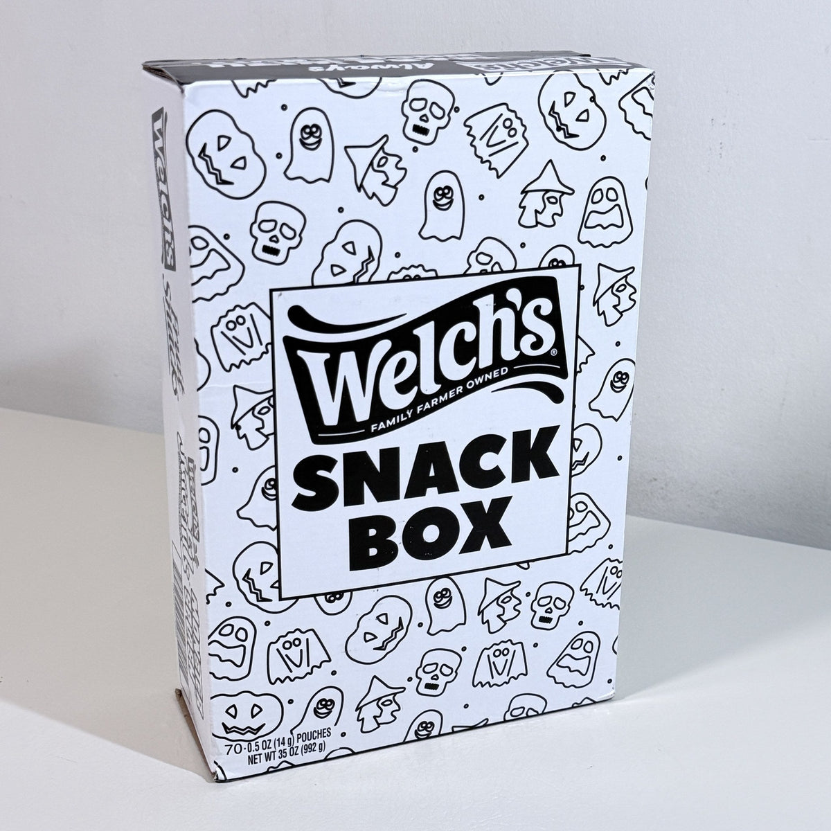 Welch's Halloween Snack Box, 70 Fruit Snack Pouches, 35 oz, BB 04/2027