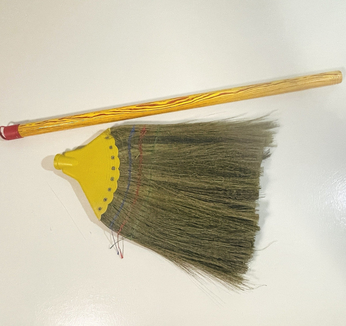 Asian Soft Grass Broom, 39 in, Yellow Screw-In Handle