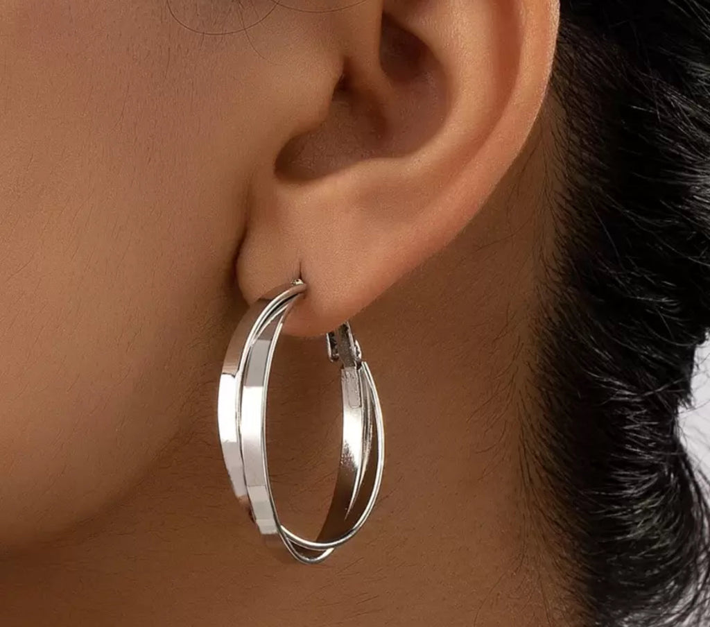 The Everyday Hoop Twist II - Gold or Silver