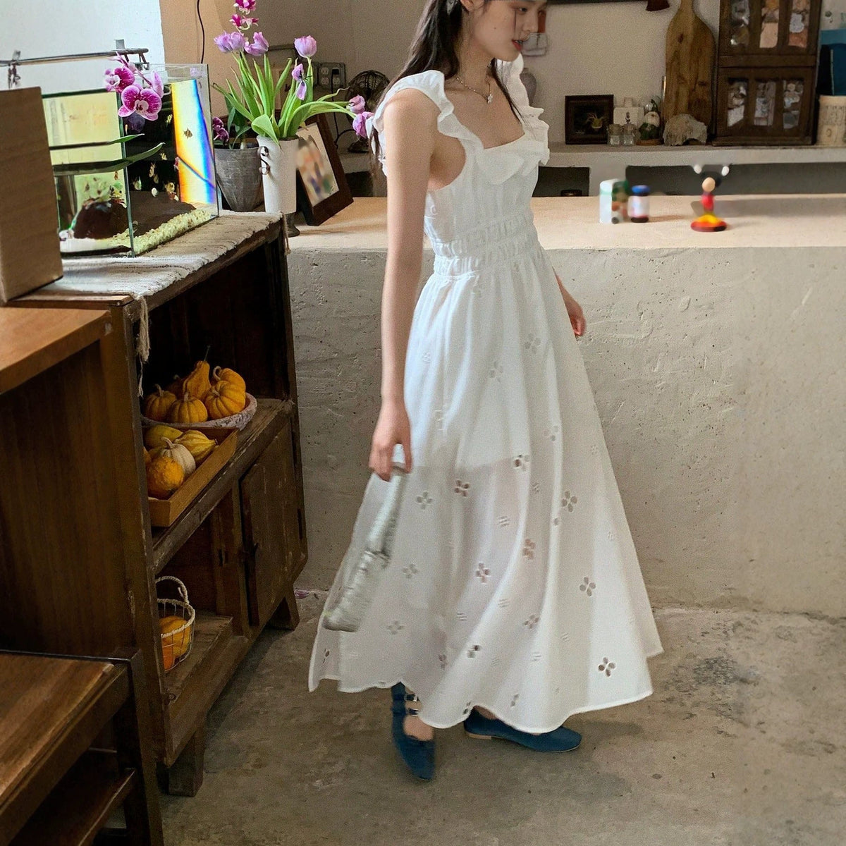 Korean Light Luxury Slim Fit Sweet Design White Dress Waist Slimming Elegant Ruffled Cami Dress