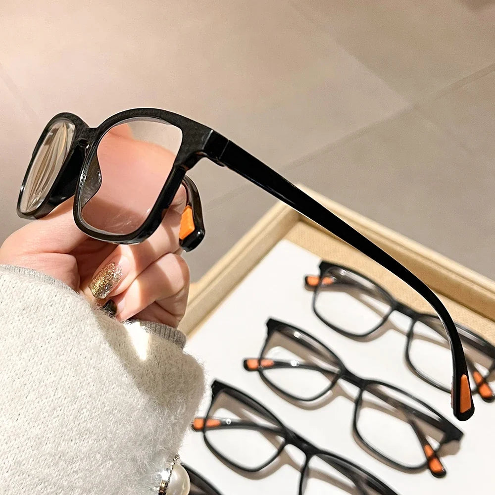 VIOLA MAG Color-changing Reading Glasses, Sporty Style, Unisex, Gradient Light Adaptive Square Reading Glasses, UV Protection An
