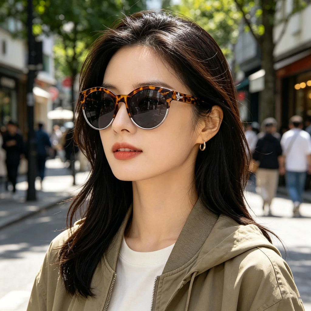 Trendy sunglasses woman luxury 2026 TR90 Frame glasses fashion UV400 Protection with Glasses case for outdoor Sunshade glasses