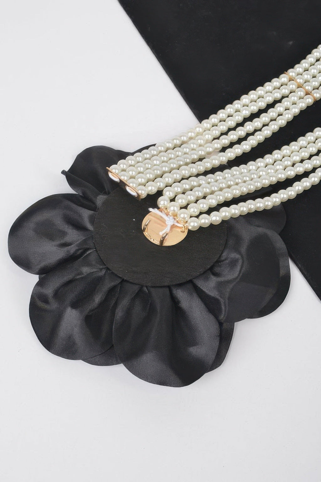 Oversized Flower Pearl Elastic Belt