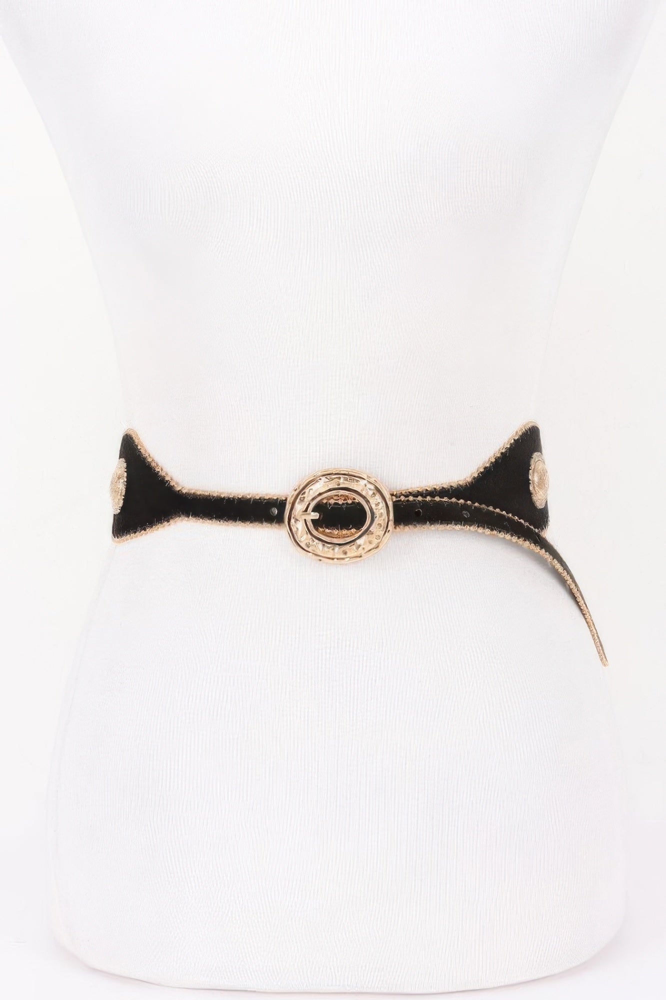 Scalloped Edge Concho Belt