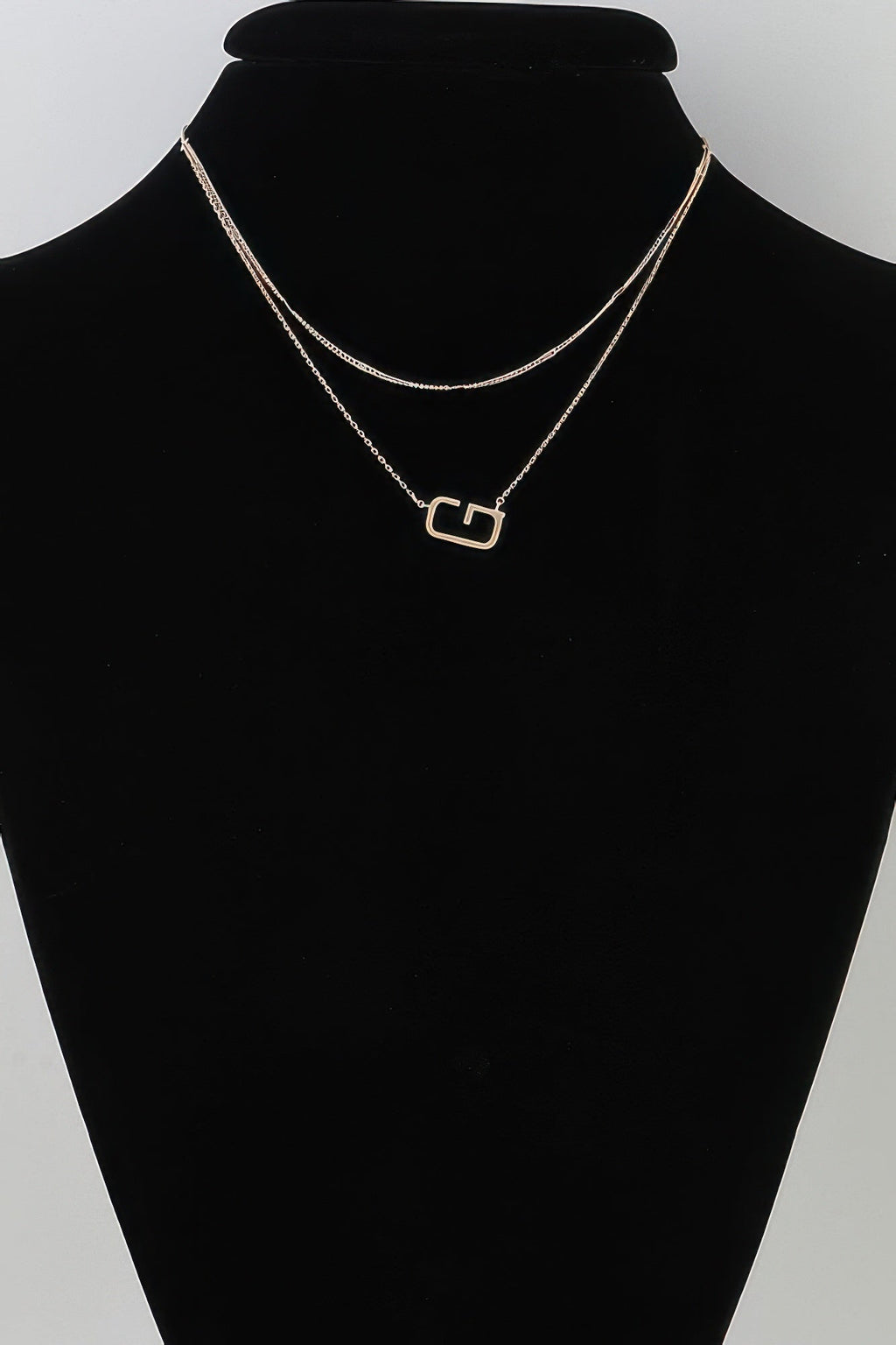 Polished G Pendant Chain Necklace