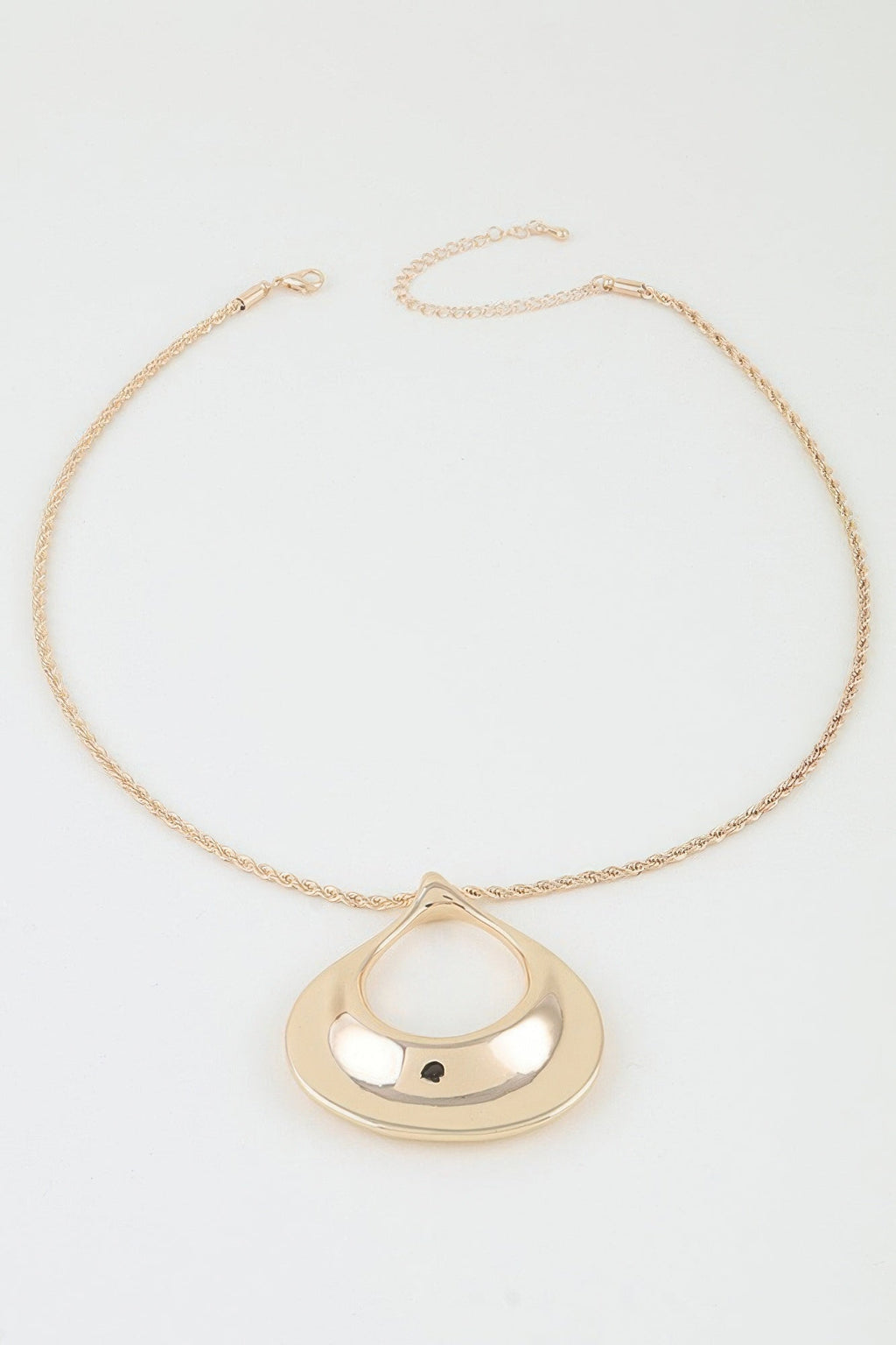 Polished Ripple Teardrop Twisted Necklace