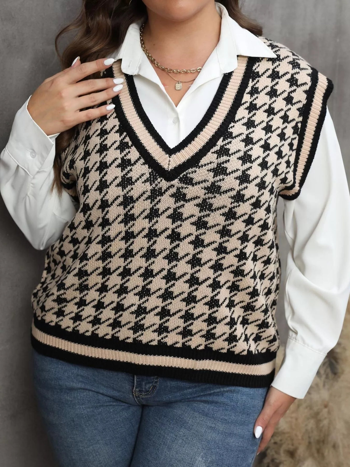 Plus Size Houndstooth V-Neck Knit Sweater Vest