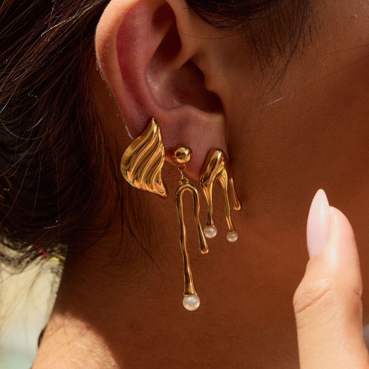 18K gold geometric inlaid pearl design simple personality earrings