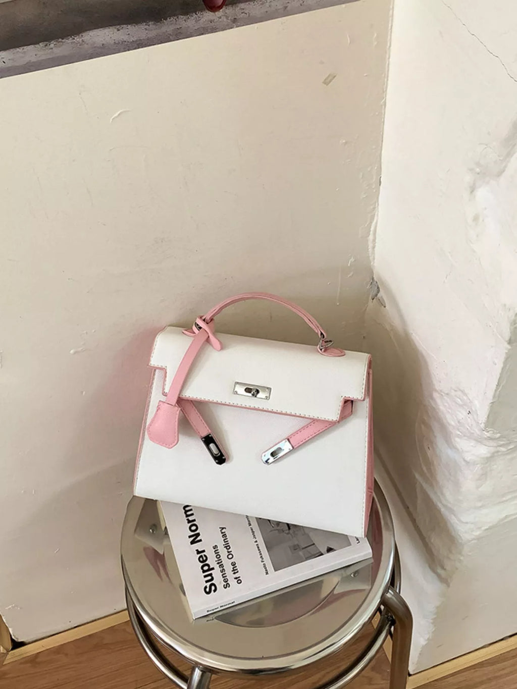 Contrast Trimmed Top-Handle Crossbody Bag