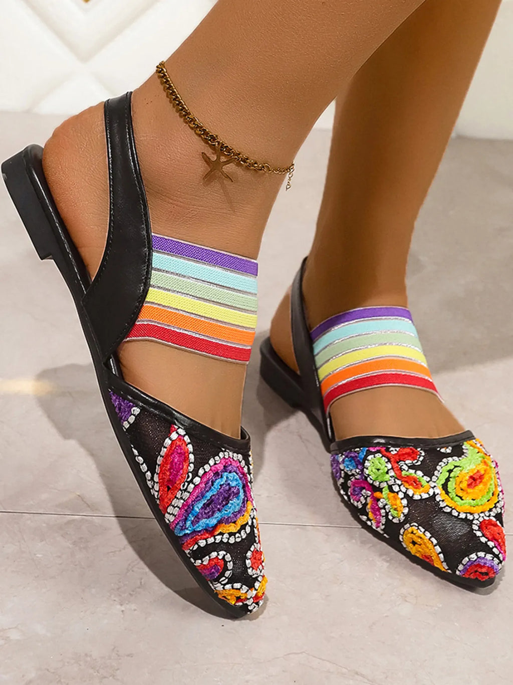 Contrast Point Toe Slingback Sandals
