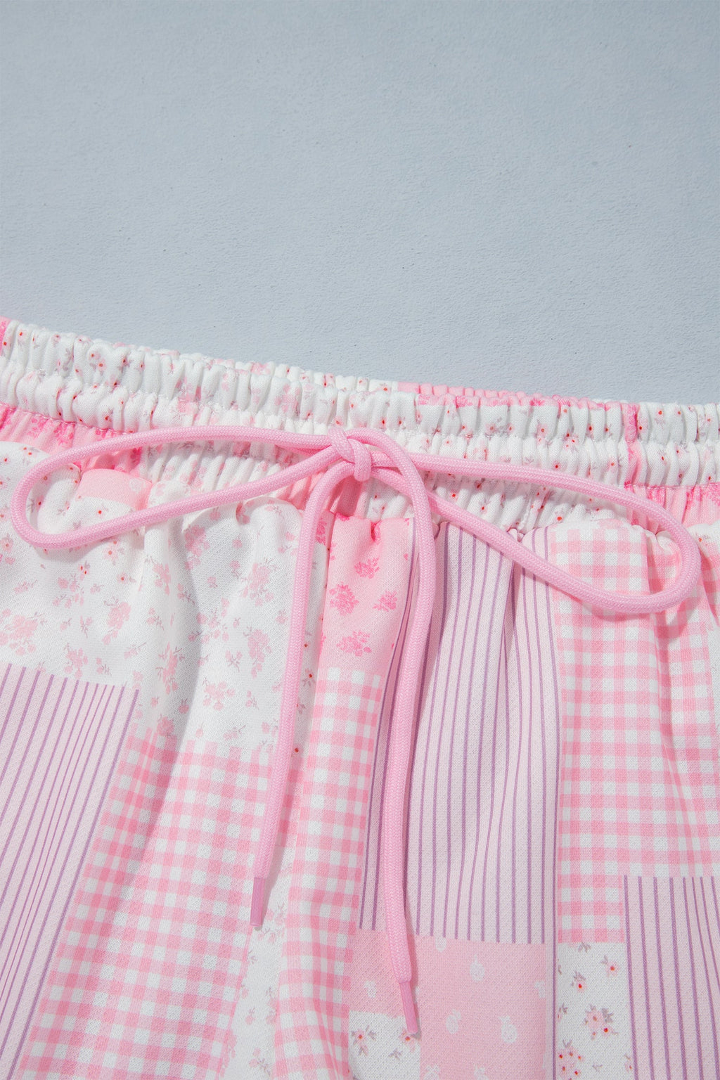 Light Pink Patchwork Floral Print Drop Shoulder Baggy Pullover Drawstring Shorts Set