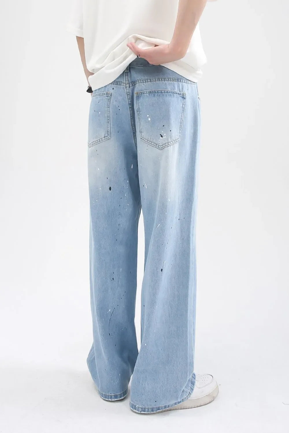 Distressed Jeans with Pockets