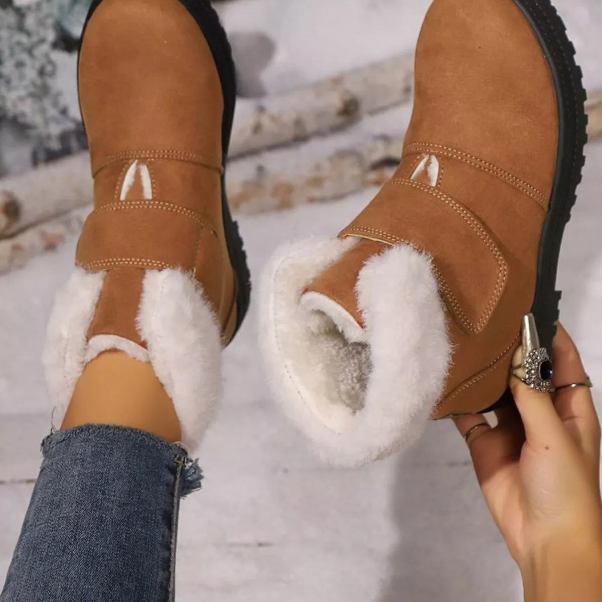 Round Toe Fuzzy Boots