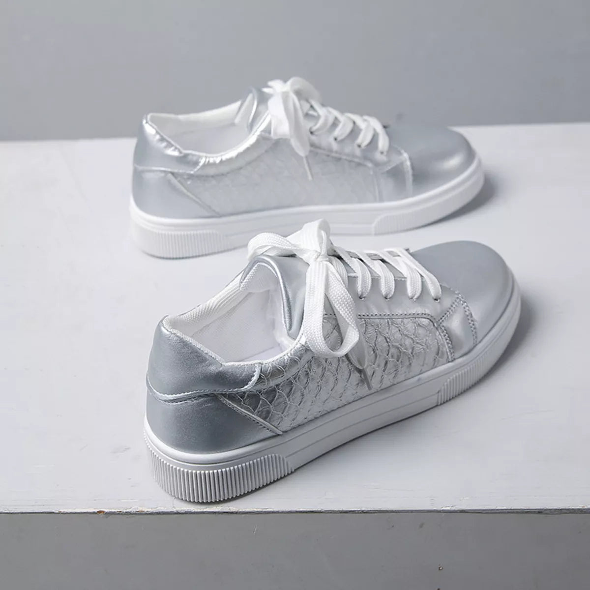 Round Toe Lace Up Sneakers