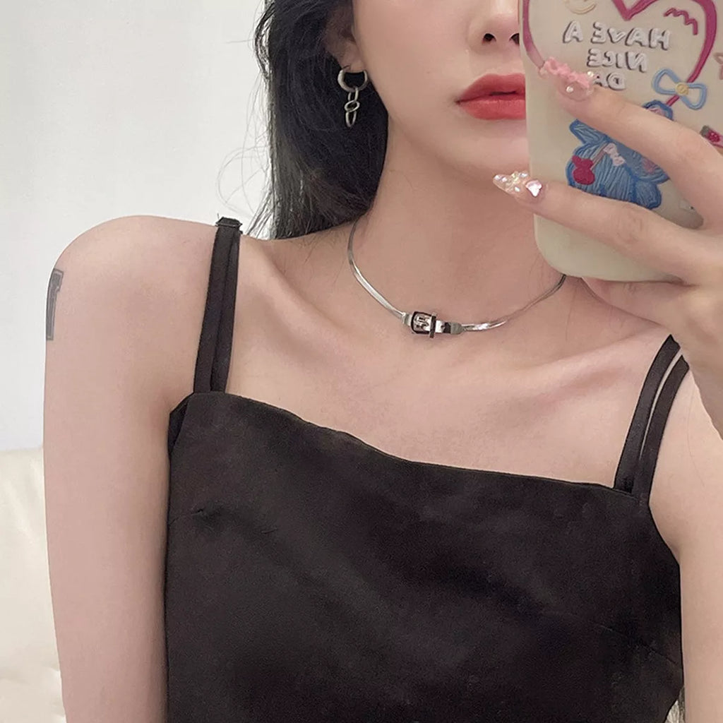 Chic Buckle Choker Necklace