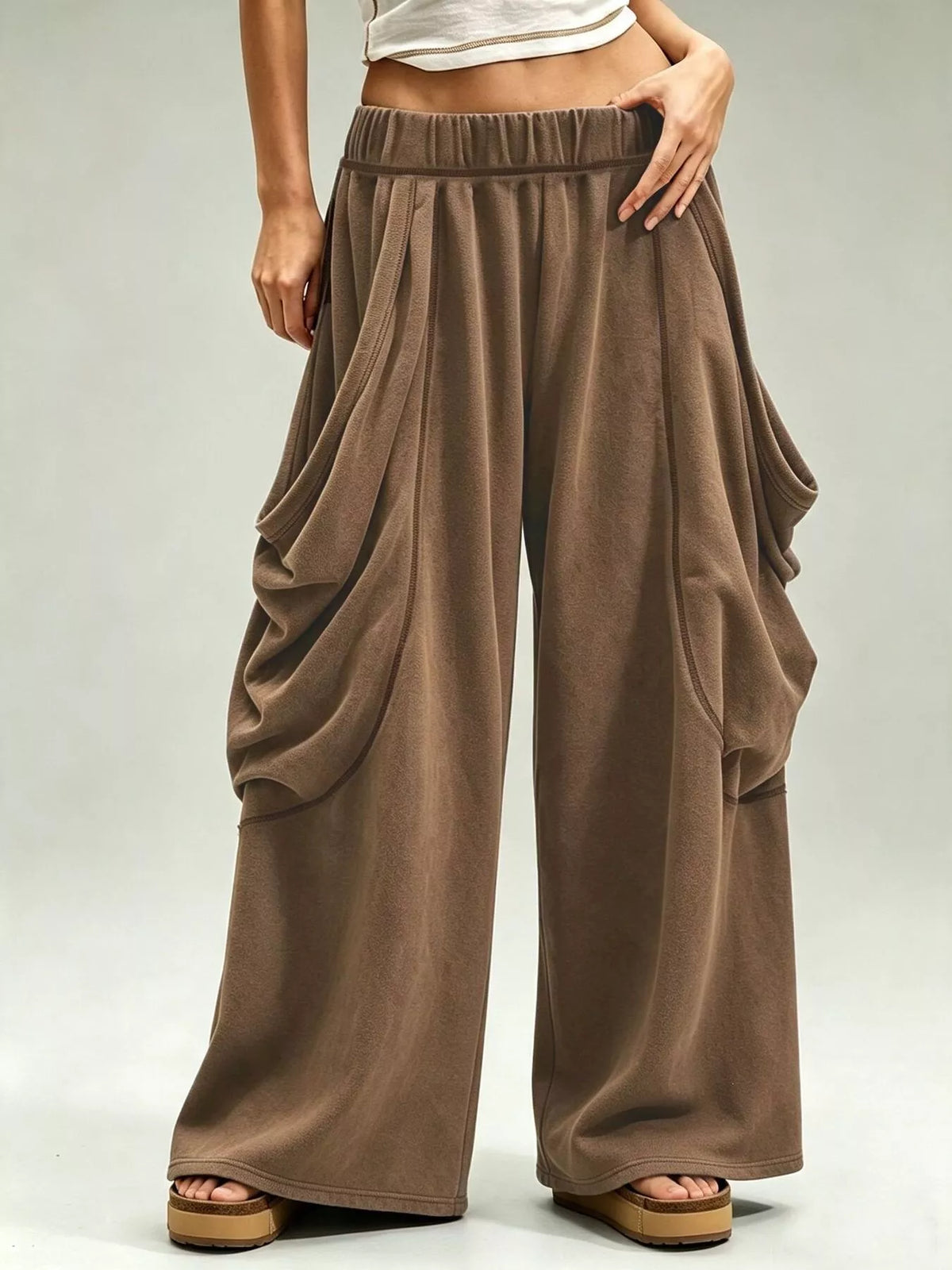Oversized Wide-Leg Cargo Pants