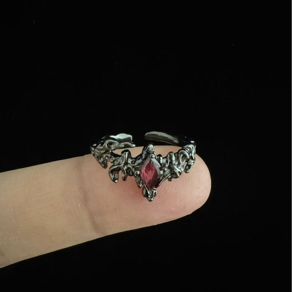 Red Diamond Dark-Style Dragon Claw Ring