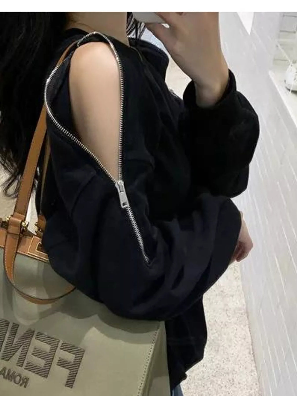 Cold-Shoulder Zipper Detail Sweatshirt