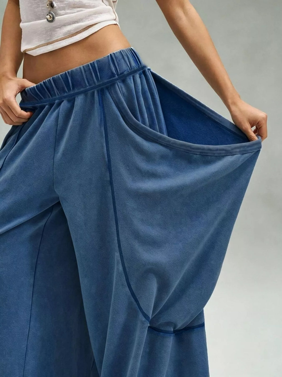 Oversized Wide-Leg Cargo Pants