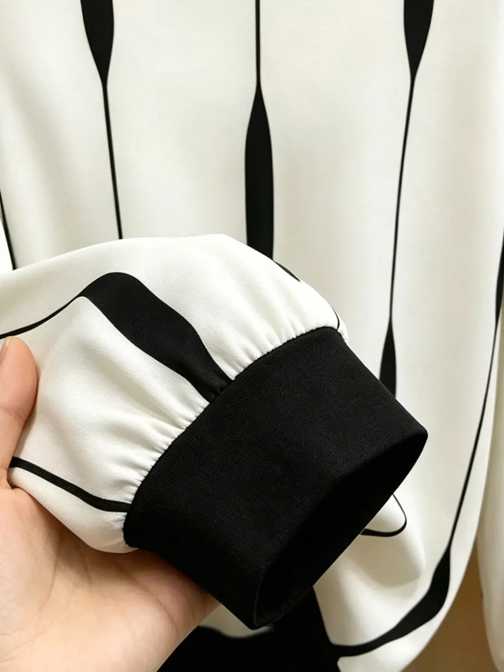 Contrast Vertical Stripe Long Sleeve Blouse