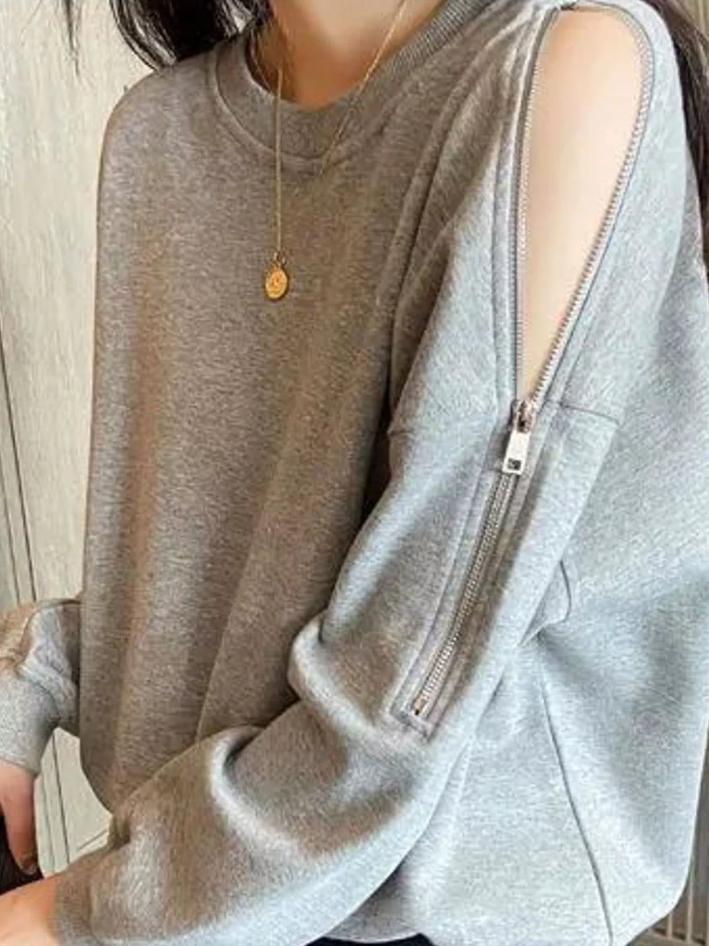 Cold-Shoulder Zipper Detail Sweatshirt