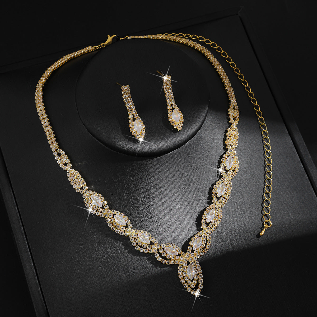 Women 2 Pcs Gold Tone Twisted Marquise Rhinestone Jewelry Set,Necklace And Dangle Earrings,Elegant Bridal Costume Accessories For Wedding Banquet Party Occasion