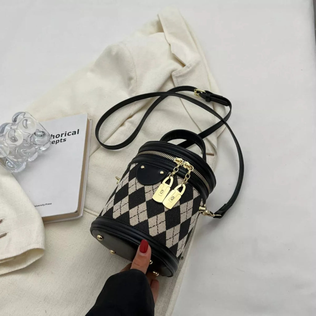 Diamond Pattern Bucket Crossbody Bag