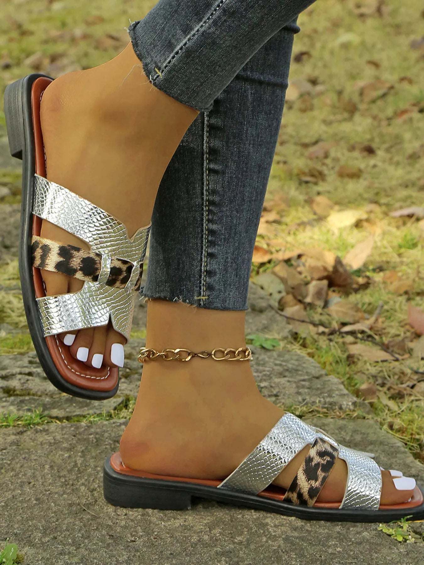 Leopard Print Buckle Strap Sandals