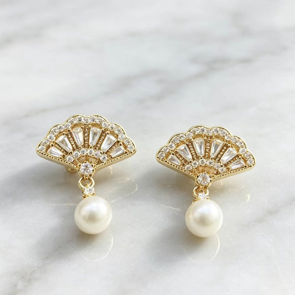 French-style Vintage Pearl-encrusted Fan-shaped Silver Stud Earrings With Zircon Embellishments