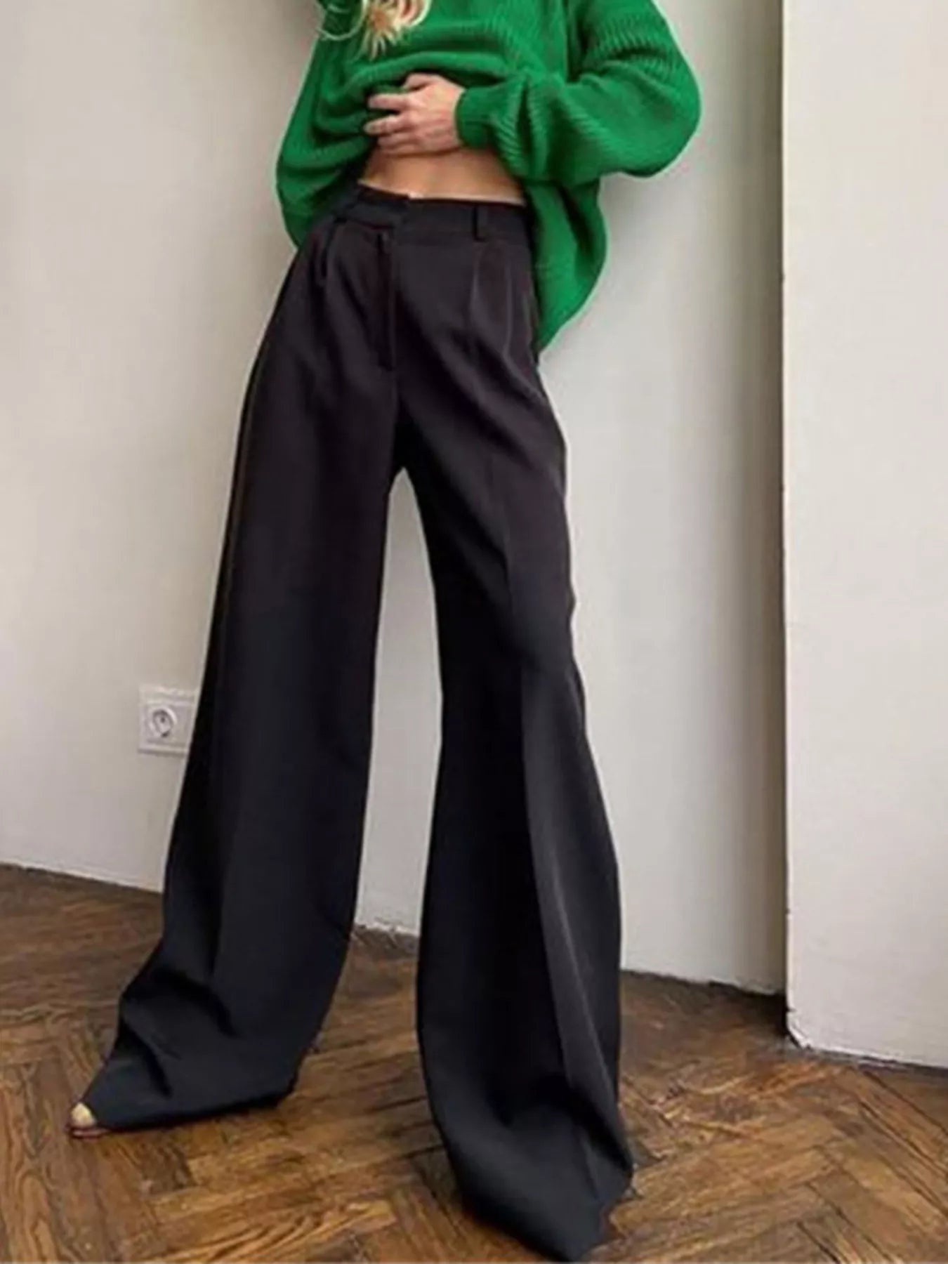 Wide Leg Pleated Pants