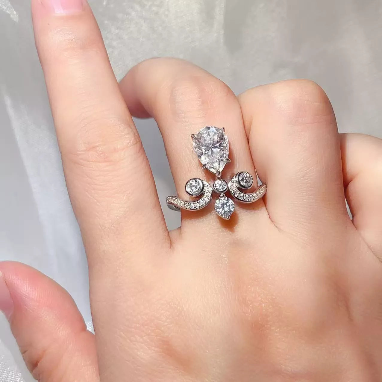 2 Carat Moissanite 925 Sterling Silver Ring