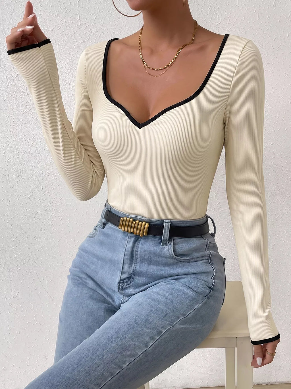 Ribbed Sweetheart Neckline Contrast Trim Long Sleeve Bodysuit