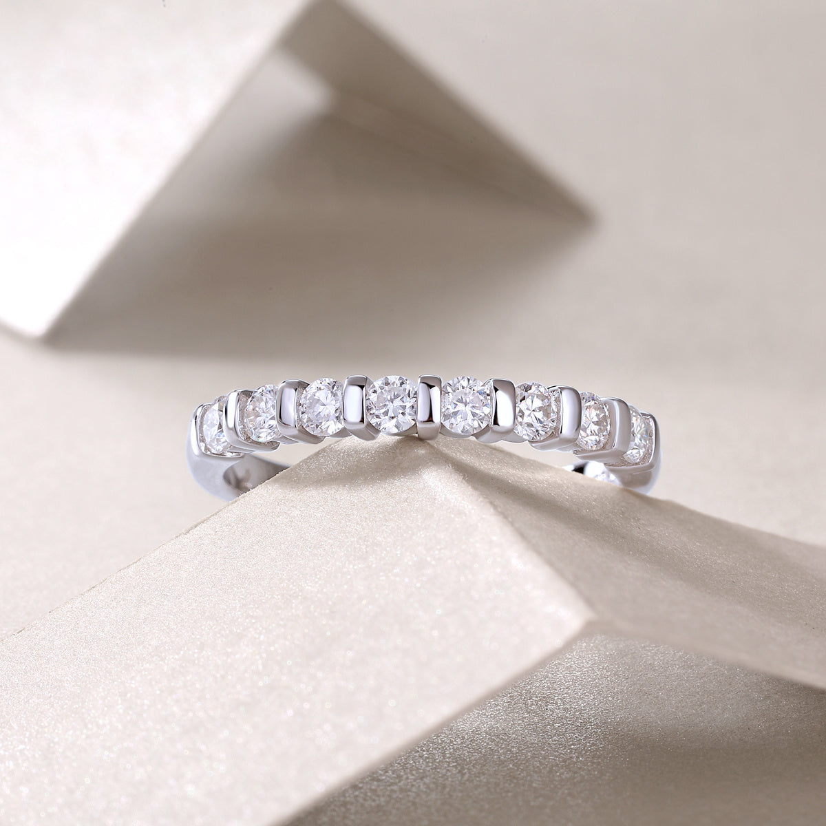 S925 Silver 2.1g Platinum Plated Moissanite Ring, 2.8mm 8pcs D VVS1 Half Eternity Band, GRA Certified US 5-9