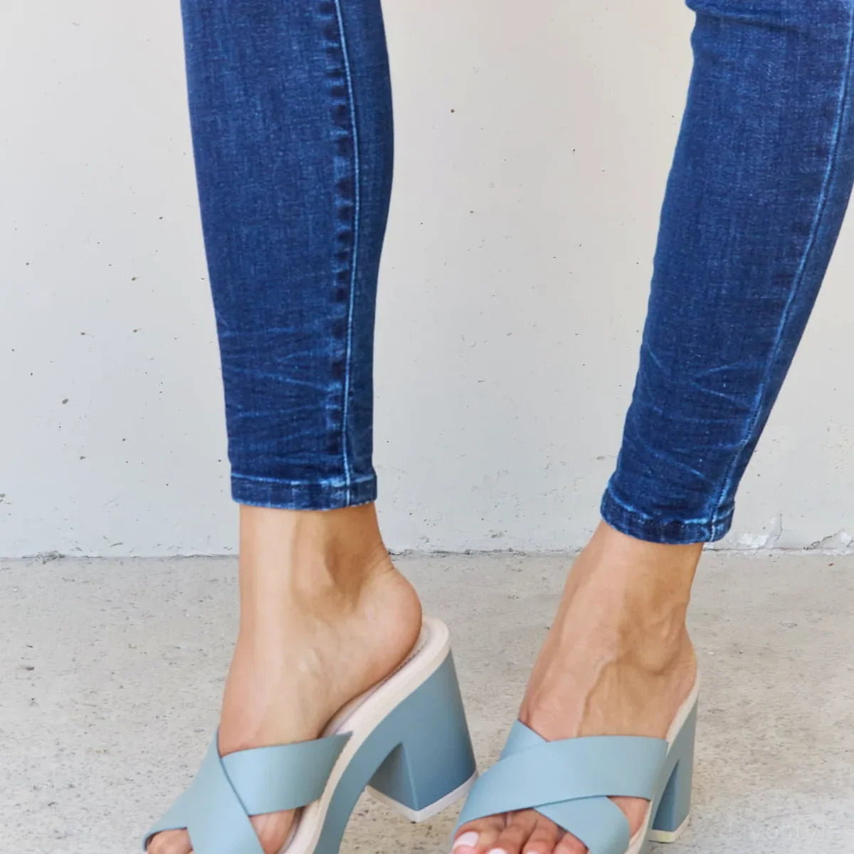 Crisscross Strap Platform Block Heel Sandals – Misty Blue