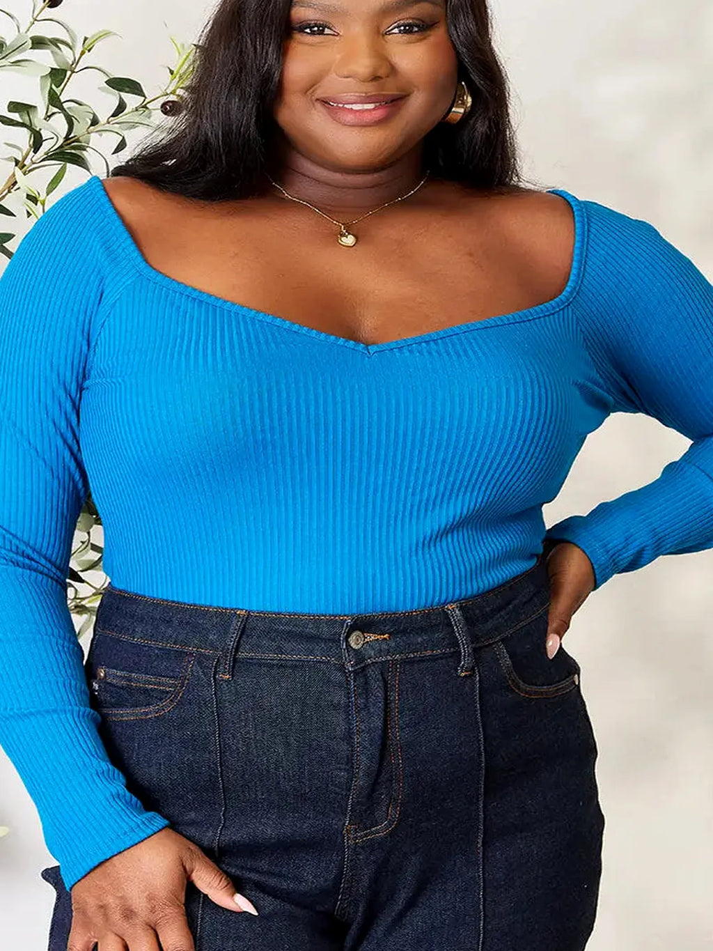 Sweetheart Neckline Knit Top with Moderate Stretch
