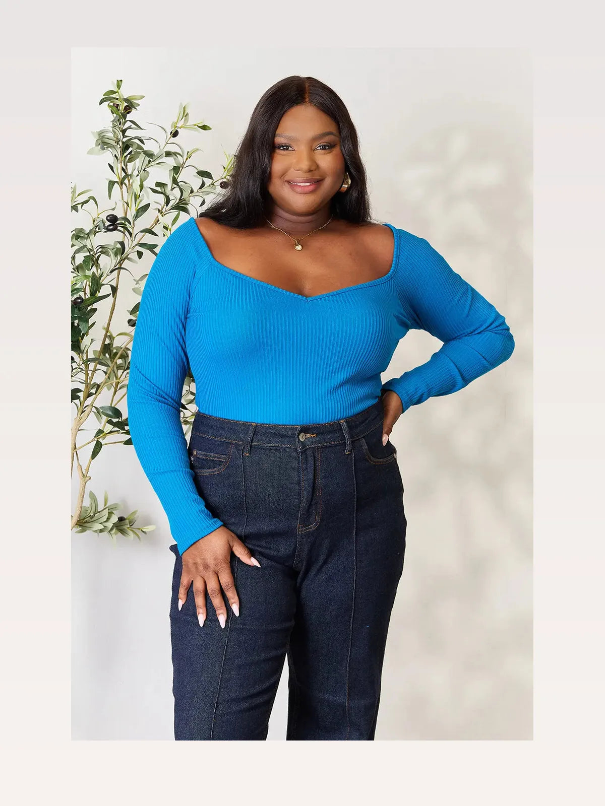 Sweetheart Neckline Knit Top with Moderate Stretch