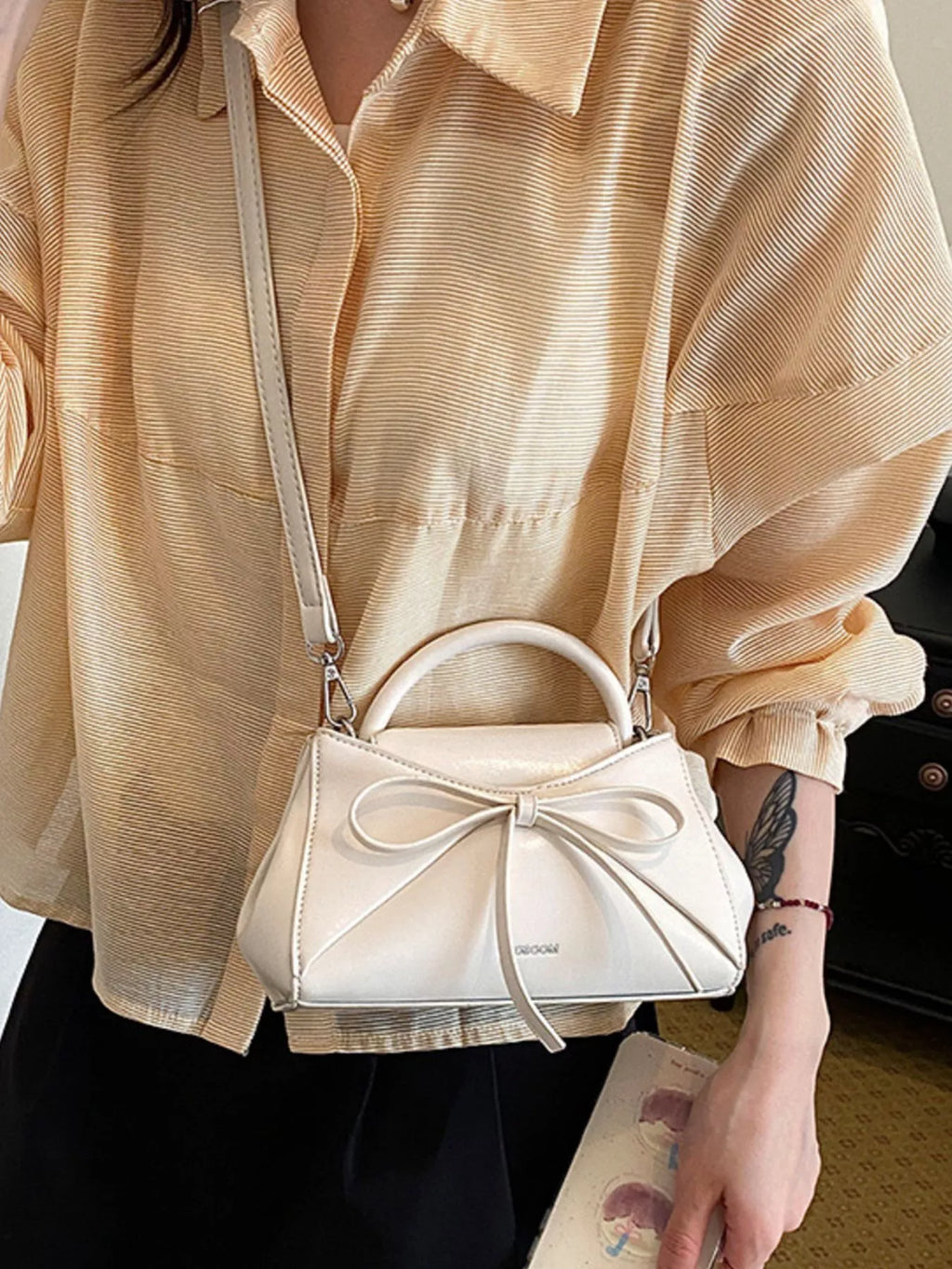 Bow Detail Crossbody Bag