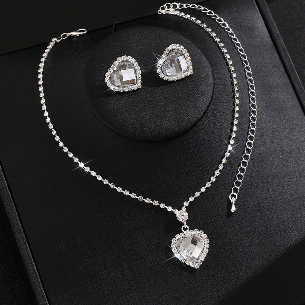Cross-Border Heart Pendant Necklace Earrings For Women New Simple Cool Style Accessories Personalized Niche Design Clavicle Chain