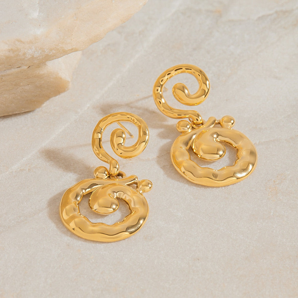 18K gold hollow thread design simple and elegant earrings