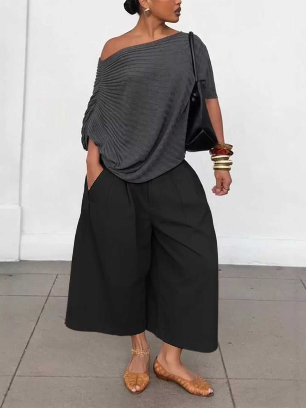 Wide-Leg Cropped Pants