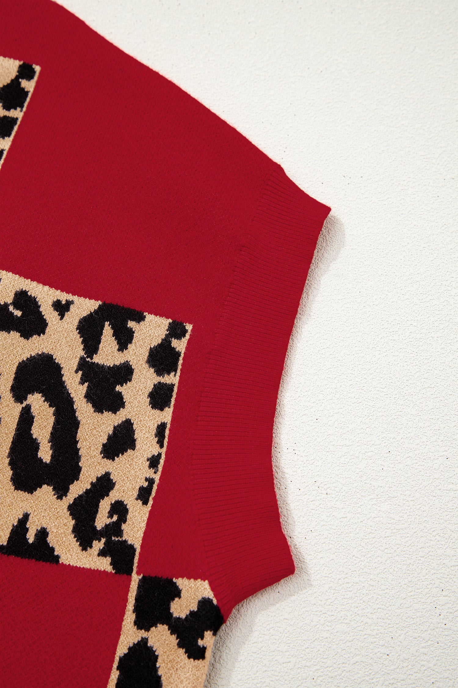 Red Plus Size Leopard Contrasted Checkered Short Sleeve Sweater