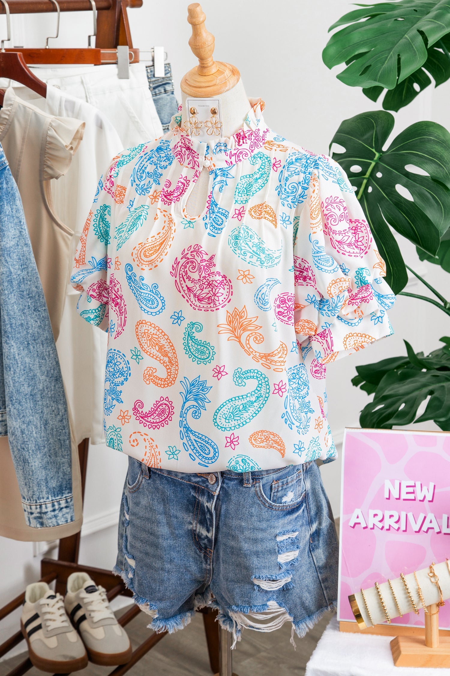 Multicolour Vibrant Paisley Printed Button Keyhole Puff Sleeve Blouse