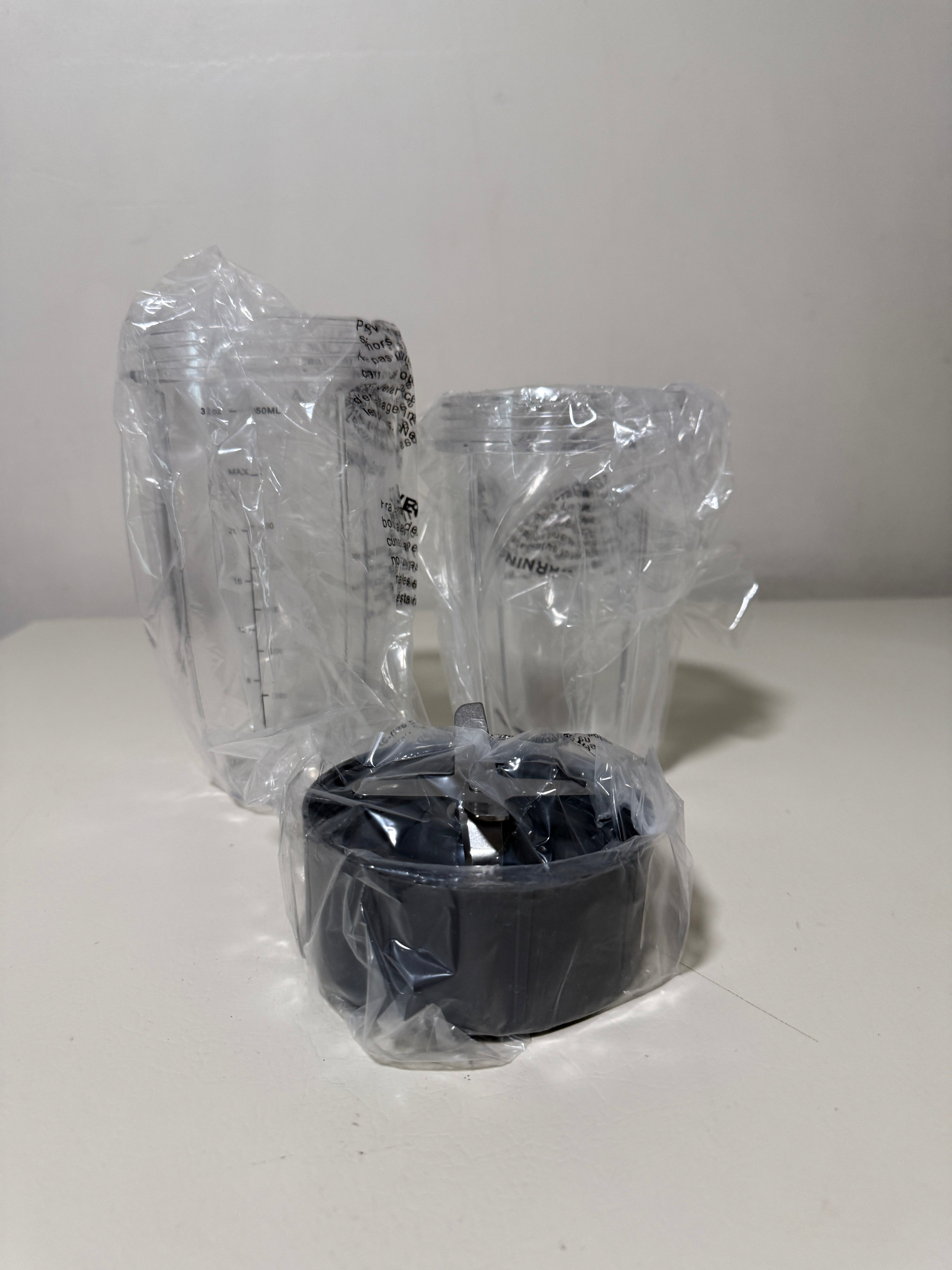 Blender Replacement Parts 3 pc, 32 oz and 24 oz Cups with Extractor Blade, Fits 600W and 900W