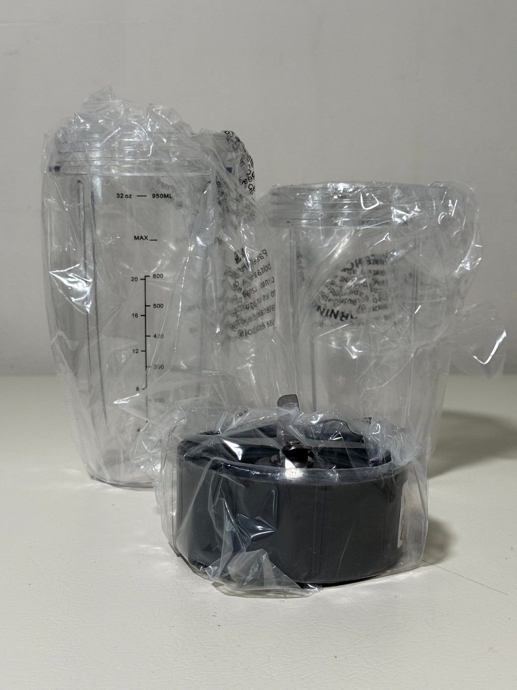 Blender Replacement Parts 3 pc, 32 oz and 24 oz Cups with Extractor Blade, Fits 600W and 900W