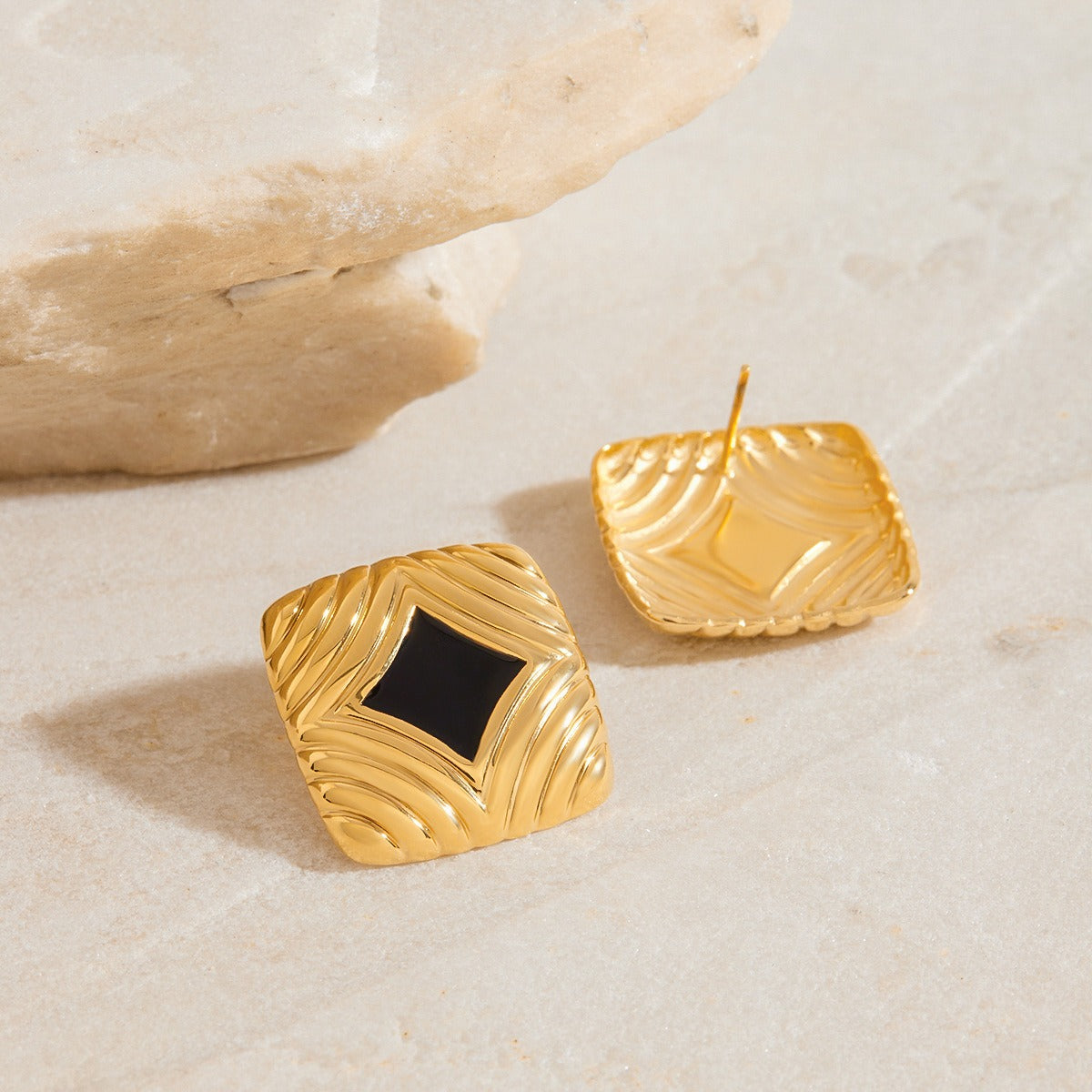 18K gold square with texture design simple and elegant earrings