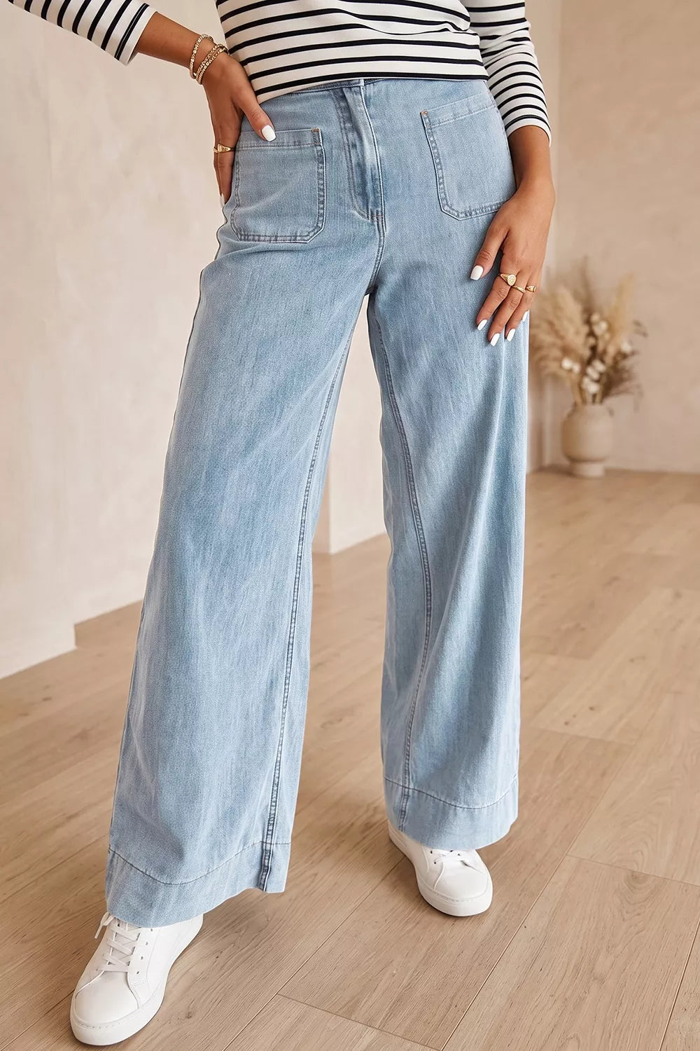 Solid Full-Length Regular Pocket Detail Jeans
